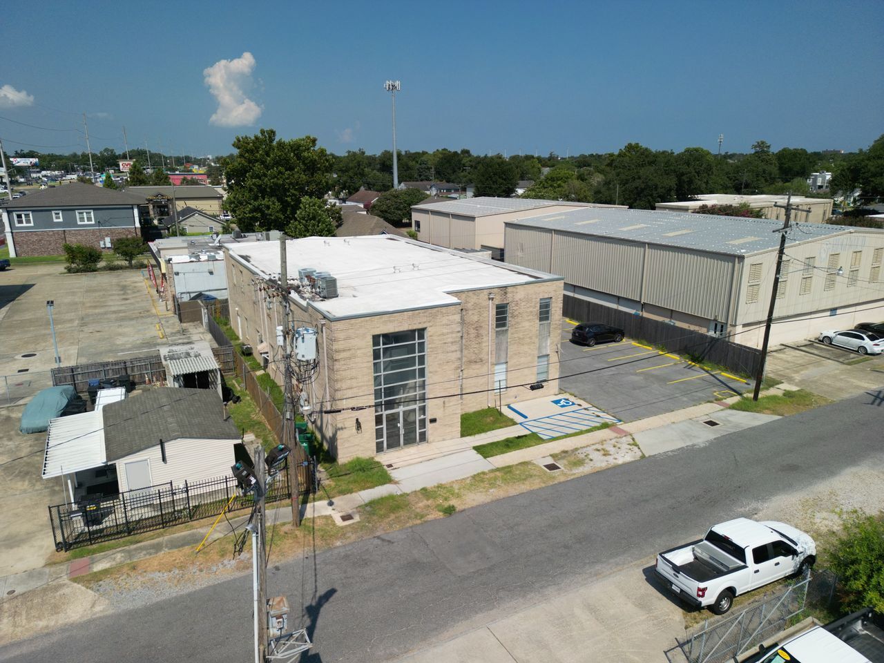 118 Giuffrias Ave, Metairie, LA for lease Building Photo- Image 1 of 22