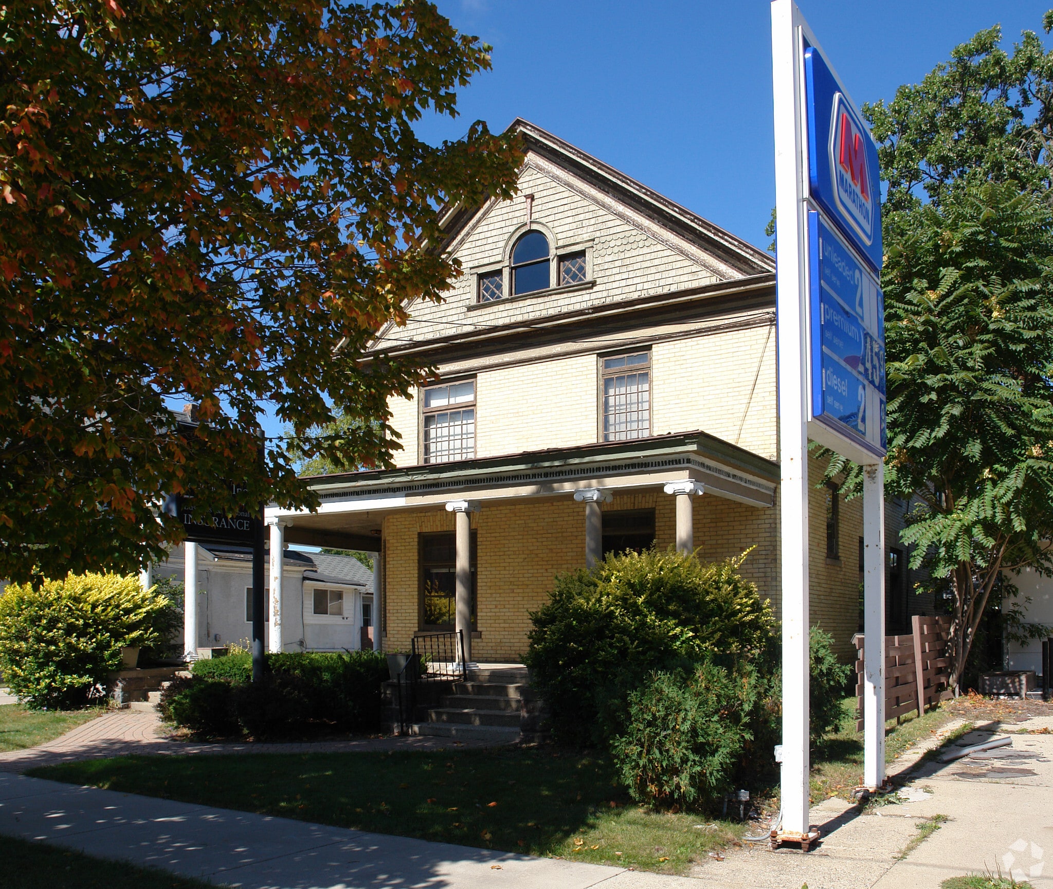 219 E Lawrence Ave, Charlotte, MI à vendre Photo principale- Image 1 de 11