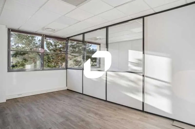 204 Route De Vourles, Saint-Genis-Laval for lease - Building Photo - Image 3 of 13