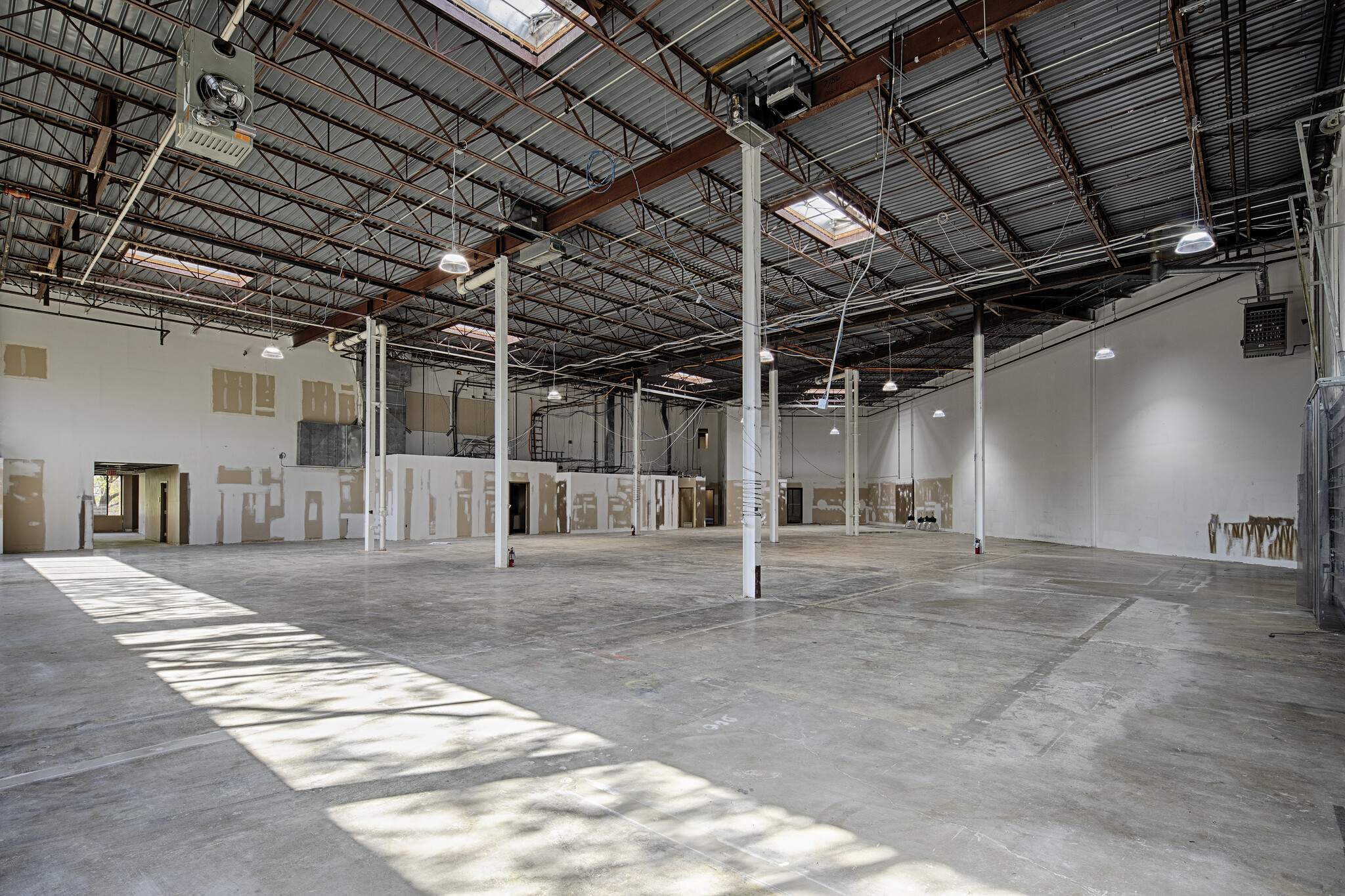 7400 Fullerton Rd, Springfield, VA for lease Building Photo- Image 1 of 11