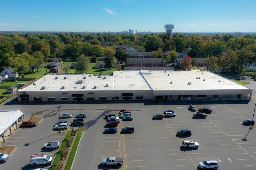 2608-2016 Charlestown Rd, New Albany, IN for lease - Primary Photo - Image 2 of 9