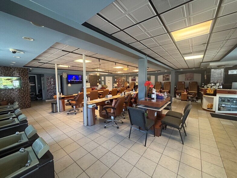 64 Lafayette Rd, North Hampton, NH à vendre - Photo du bâtiment - Image 2 de 2