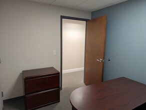 801 W Bay Dr, Largo, FL à louer Photo intérieure- Image 2 de 13