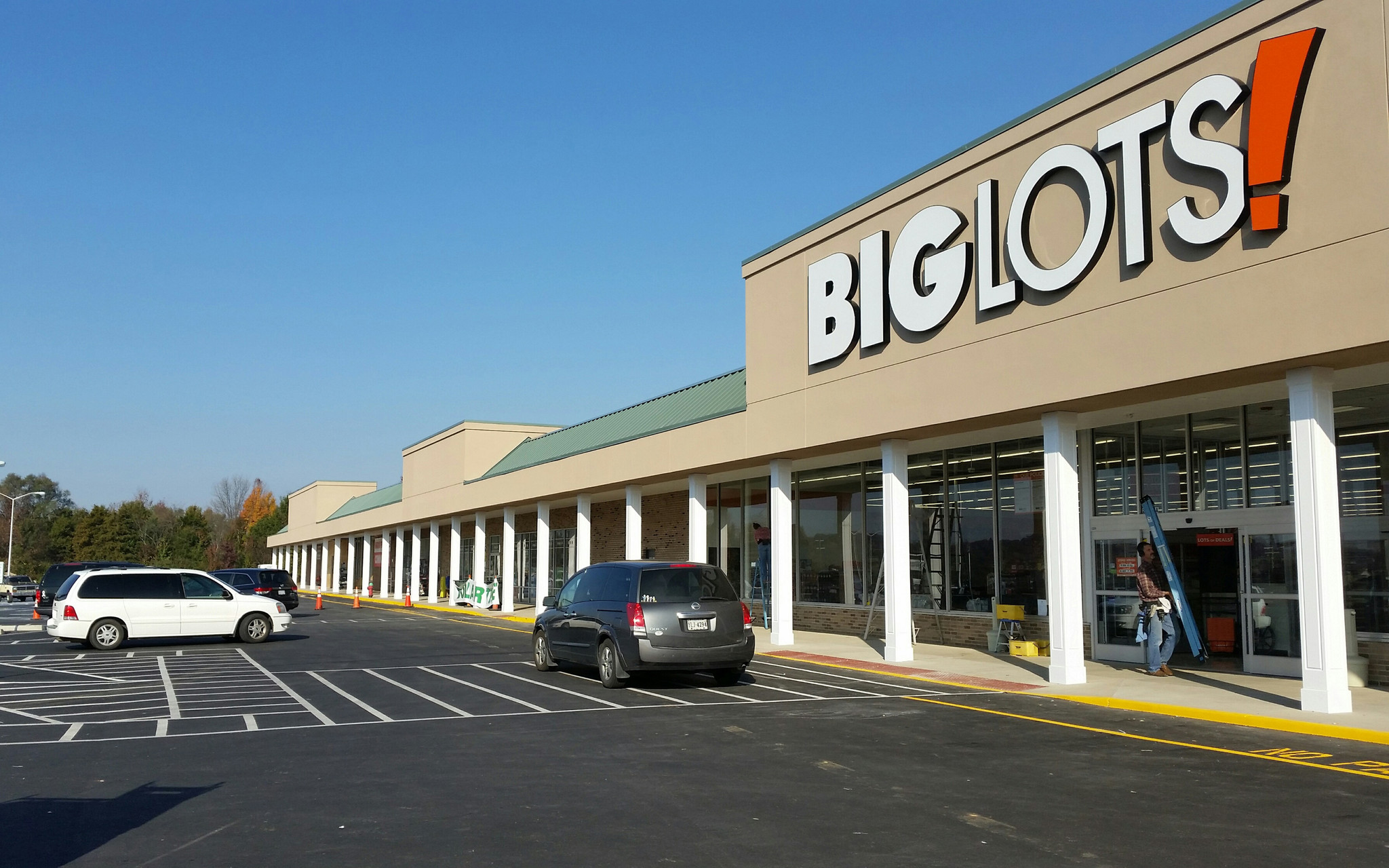 2715 W Main St, Waynesboro, VA for lease Building Photo- Image 1 of 2