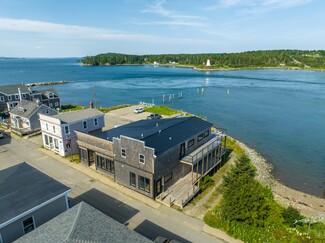 Plus de détails pour 32 Water St, Lubec, ME - Vente au détail à vendre