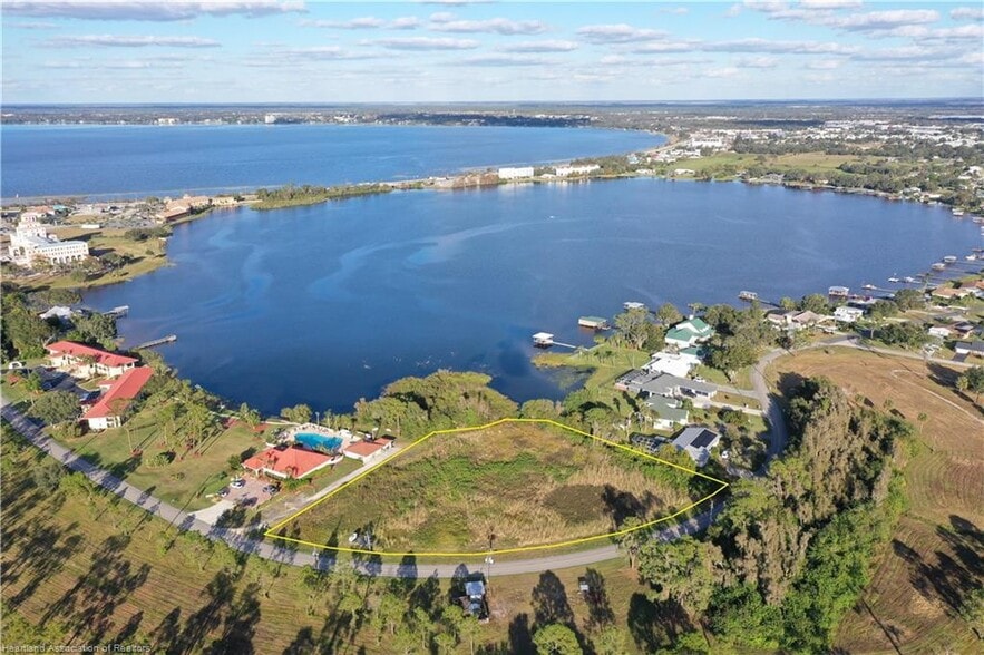 136 Lake Drive Blvd, Sebring, FL for sale - Building Photo - Image 2 of 3