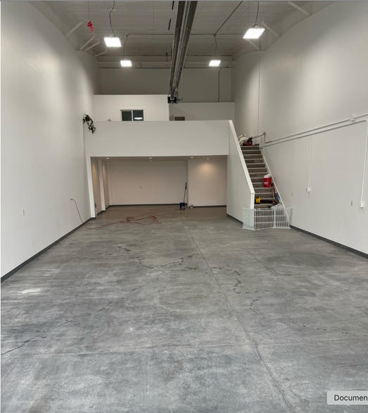 96 Laura Louise Ln, Bozeman, MT for lease - Interior Photo - Image 2 of 3