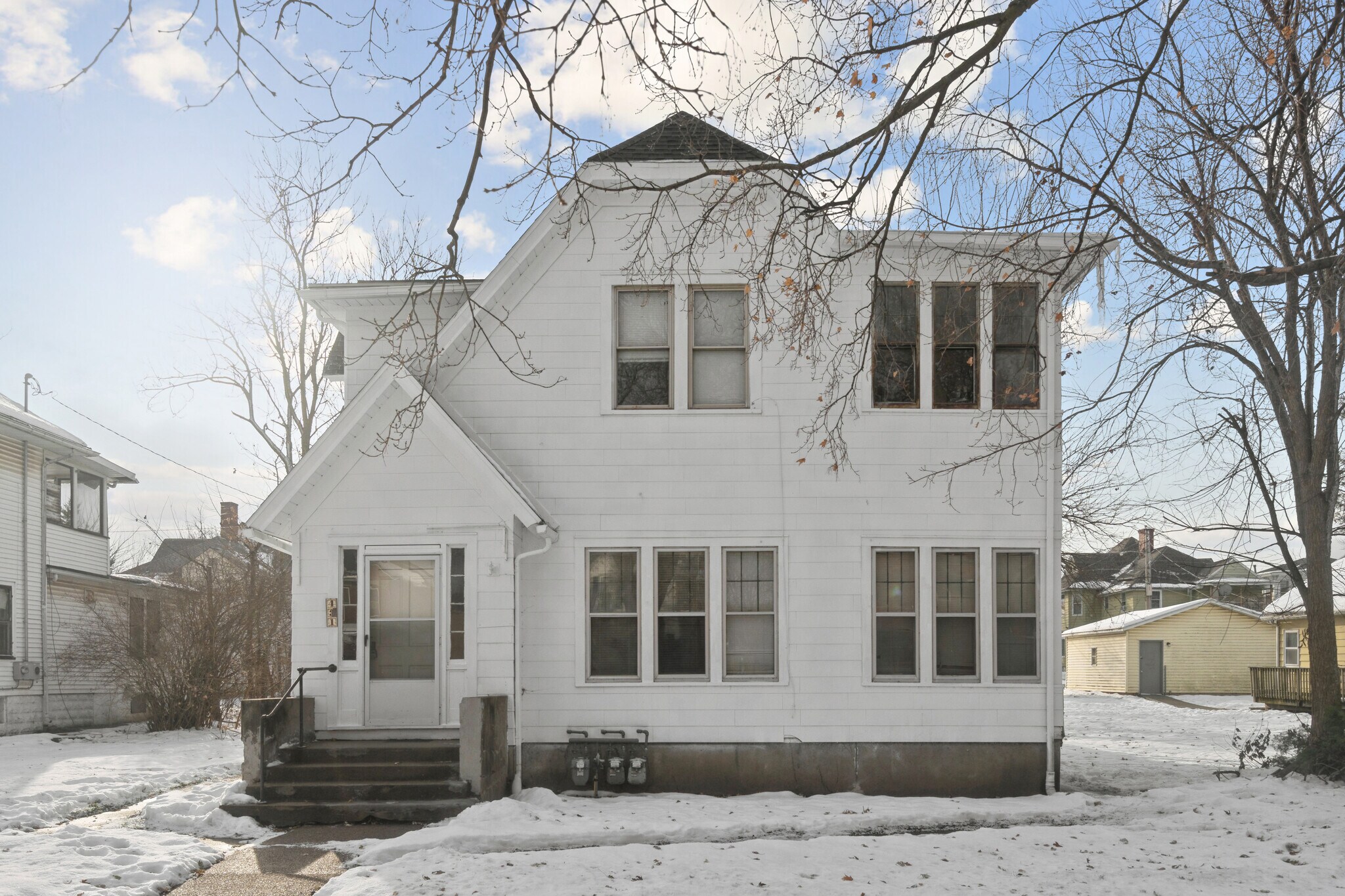 431 6th Ave S, Clinton, IA for sale Primary Photo- Image 1 of 25