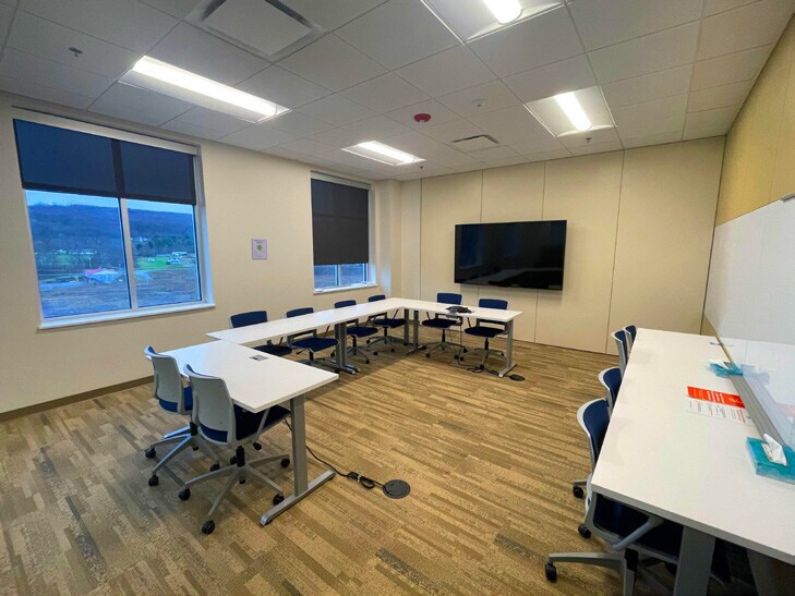 423 Fortress Blvd, Morgantown, WV à louer - Photo intérieure - Image 3 de 9