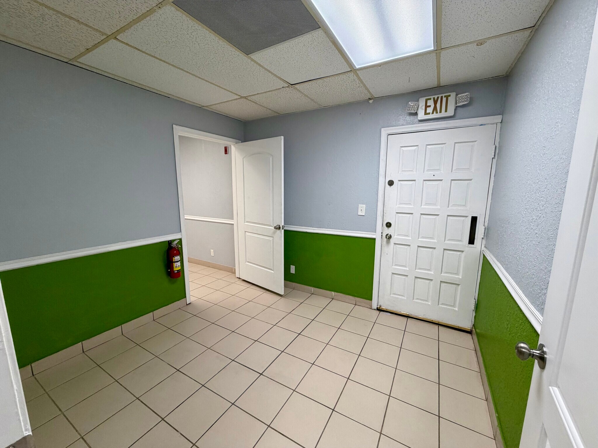 2331 N State Road 7, Lauderhill, FL for lease Interior Photo- Image 1 of 11