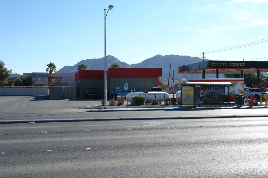 5118 E Lake Mead Blvd, Las Vegas, NV à vendre - Photo du bâtiment - Image 2 de 17
