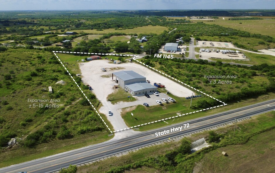 901 W State Highway 72, Kenedy, TX à louer - Photo du bâtiment - Image 2 de 11