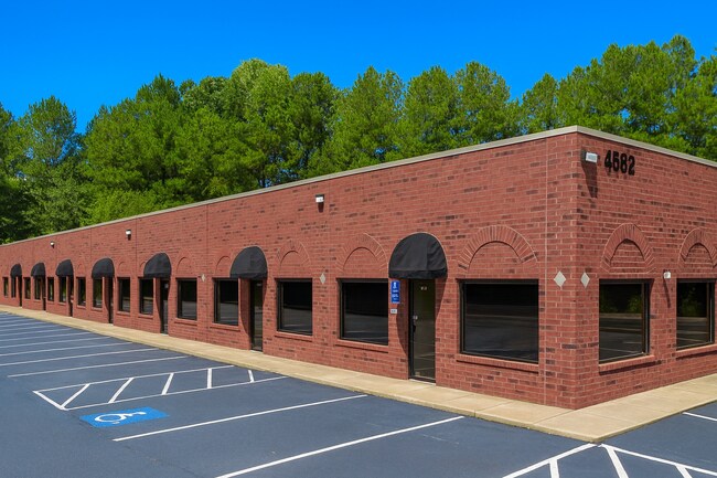 Plus de détails pour 4582 Atwater Ct, Buford, GA - Bureau, Industriel à louer