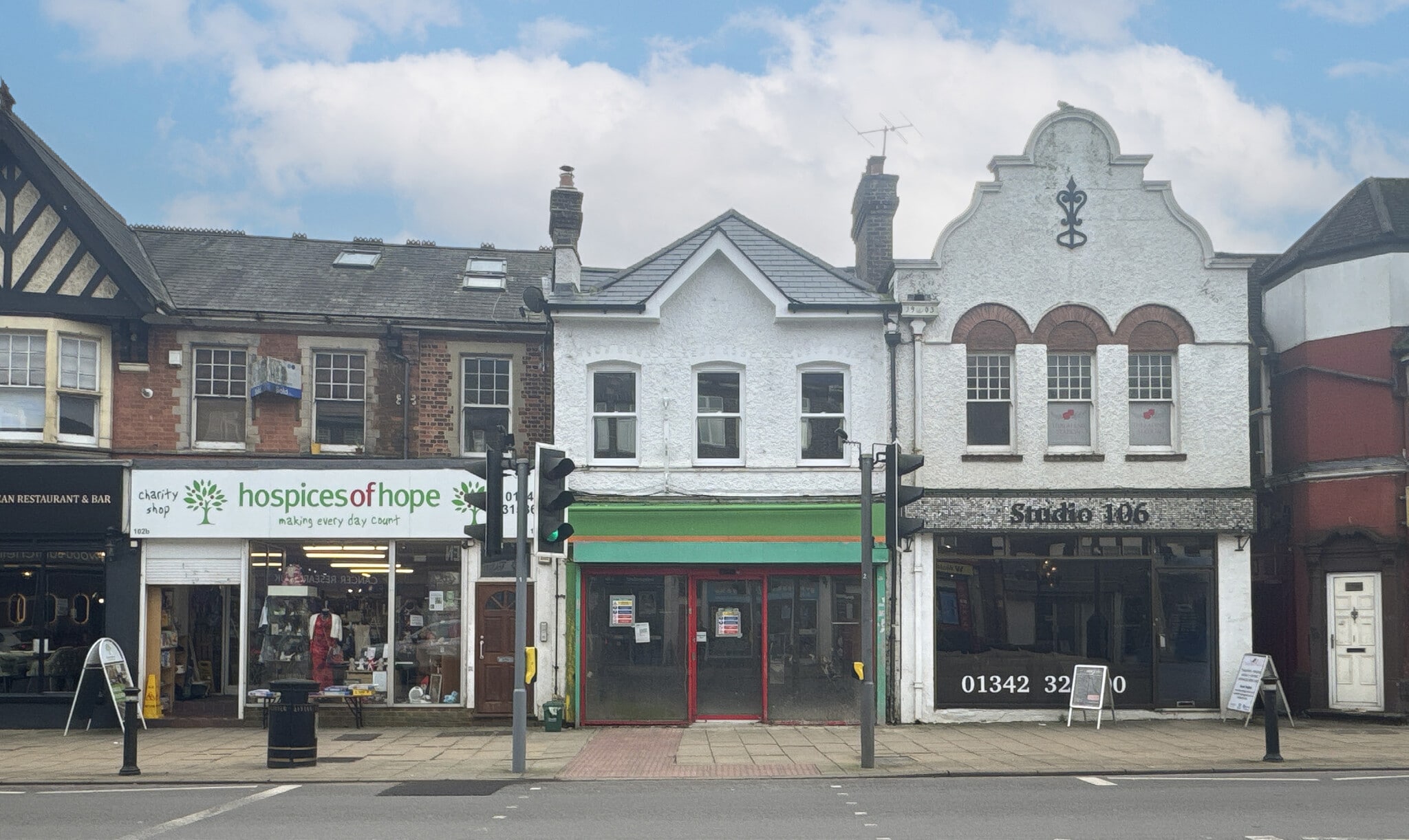 104 London Rd, East Grinstead for lease Building Photo- Image 1 of 5