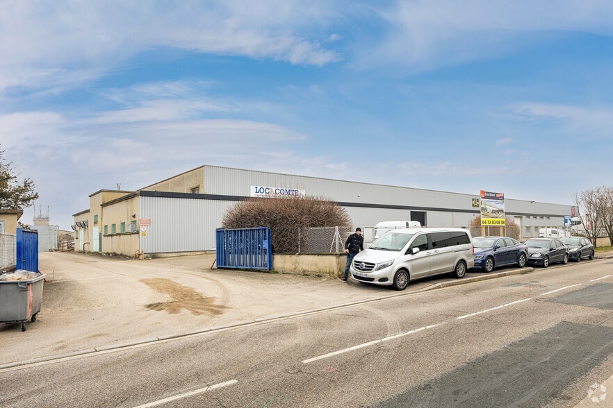 49 Rue Vaucanson, Décines-Charpieu for lease - Primary Photo - Image 2 of 5