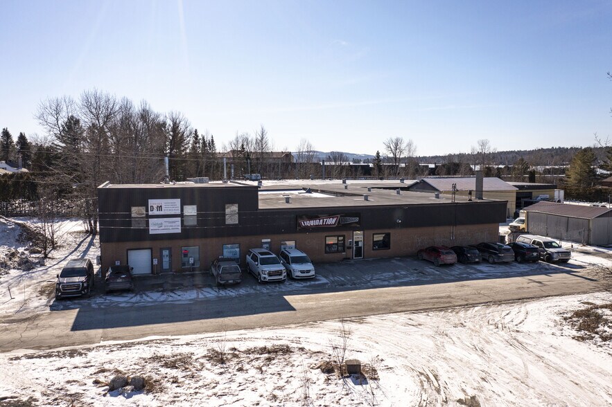 200 Rue Michel-Lainé, Sherbrooke, QC à louer - Photo du bâtiment - Image 1 de 12