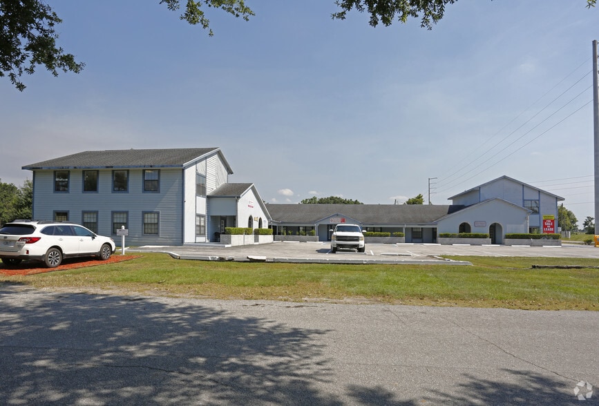 343 W Central Ave, Lake Wales, FL for lease - Building Photo - Image 3 of 3