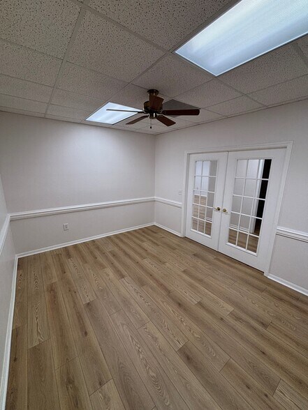 8931 Conference Dr, Fort Myers, FL à louer - Photo du bâtiment - Image 3 de 14
