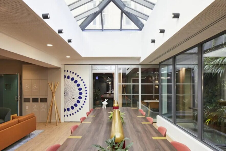 18 Rue De Calais, Paris for lease - Building Photo - Image 3 of 8