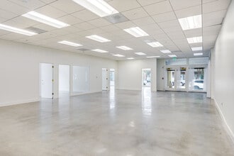 725 Arizona Ave, Santa Monica, CA for lease Interior Photo- Image 2 of 3