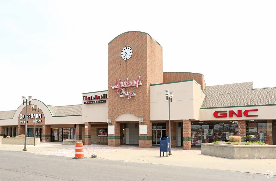 37083-37399 6 Mile Rd, Livonia, MI à louer - Photo du bâtiment - Image 3 de 9