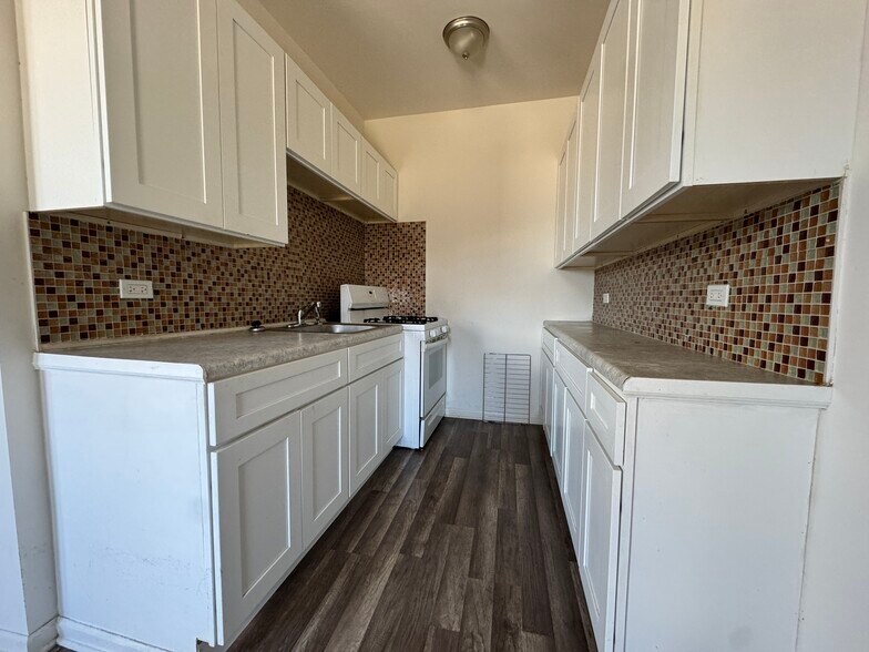 8000 S Ashland Ave, Chicago, IL à vendre - Photo du bâtiment - Image 2 de 5