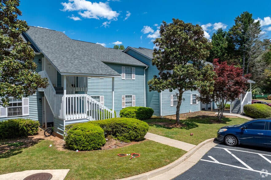 10238 Fieldcrest Walk, Covington, GA à vendre - Photo du bâtiment - Image 2 de 20