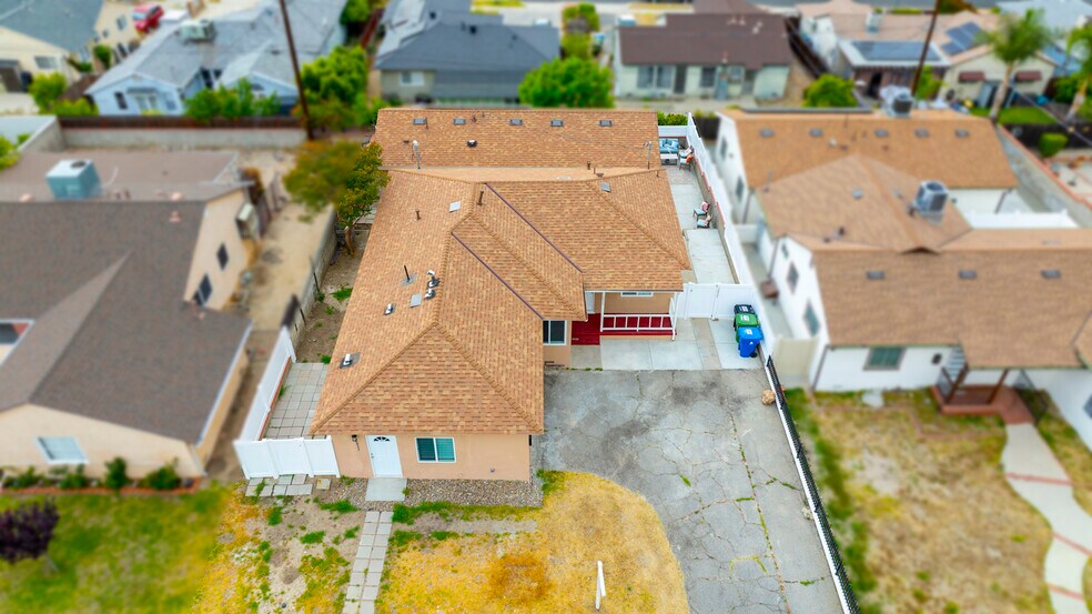 10935 Nassau Ave, Sunland, CA à vendre - Photo du bâtiment - Image 2 de 12