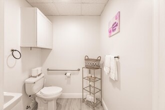 848 1st Ave N, Naples, FL for lease Building Photo- Image 2 of 10