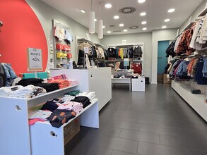 Retail in Logroño, La Rioja for lease Interior Photo- Image 2 of 3