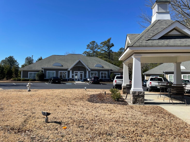1015 Tyrone Rd, Tyrone, GA for lease - Building Photo - Image 3 of 5