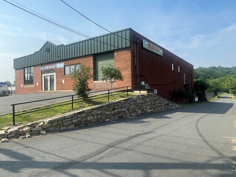 4160 S Four Mile Run Dr, Arlington, VA à louer - Photo du bâtiment - Image 2 de 4