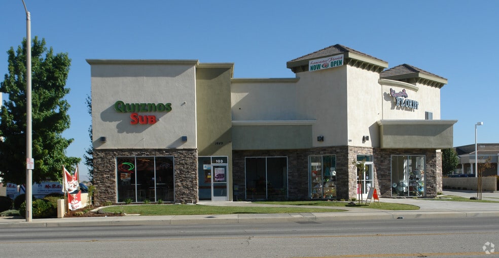 1647-1649 W Avenue J, Lancaster, CA for lease - Building Photo - Image 2 of 11