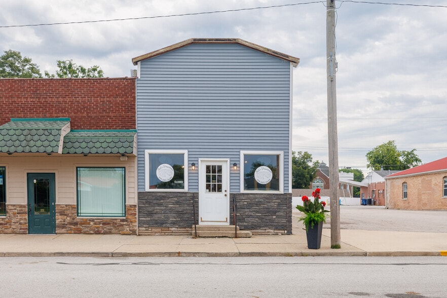 215 E State St, Morocco, IN for sale - Primary Photo - Image 1 of 17