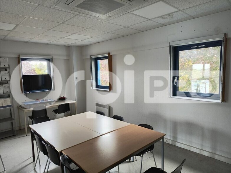 Bureau dans Reims à louer - Photo du bâtiment - Image 2 de 10