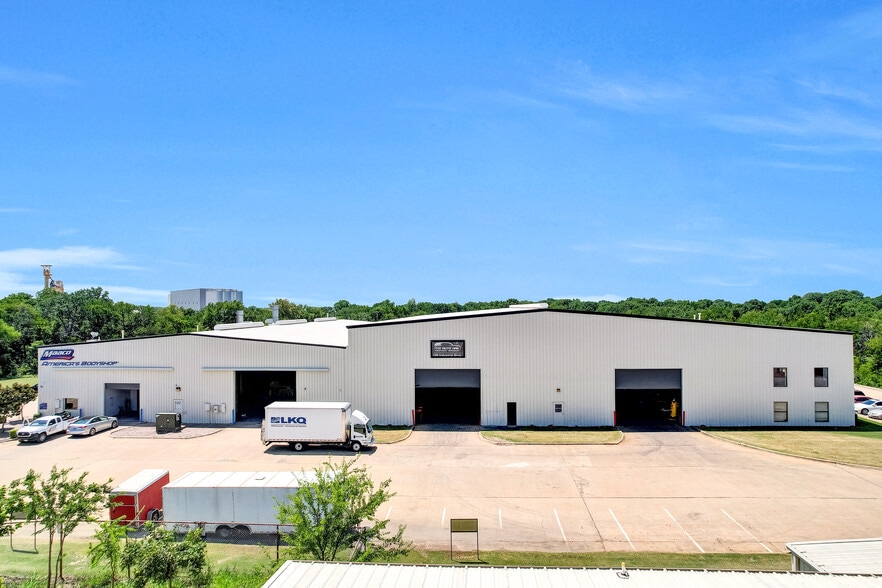 190 Industrial Blvd, McKinney, TX à louer - Photo du bâtiment - Image 1 de 10
