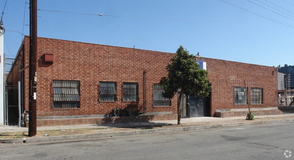 3040 Rosslyn St, Los Angeles, CA for lease - Building Photo - Image 2 of 30