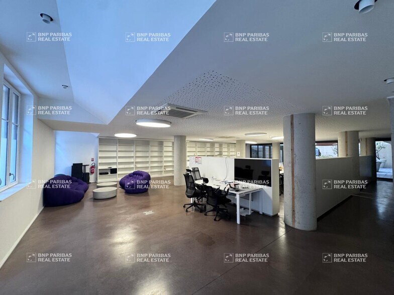 Bureau dans Marseille à louer - Photo du bâtiment - Image 3 de 14