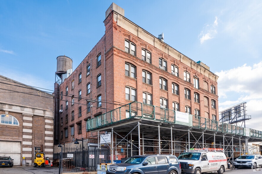 605 E 132nd St, Bronx, NY for lease - Building Photo - Image 1 of 4