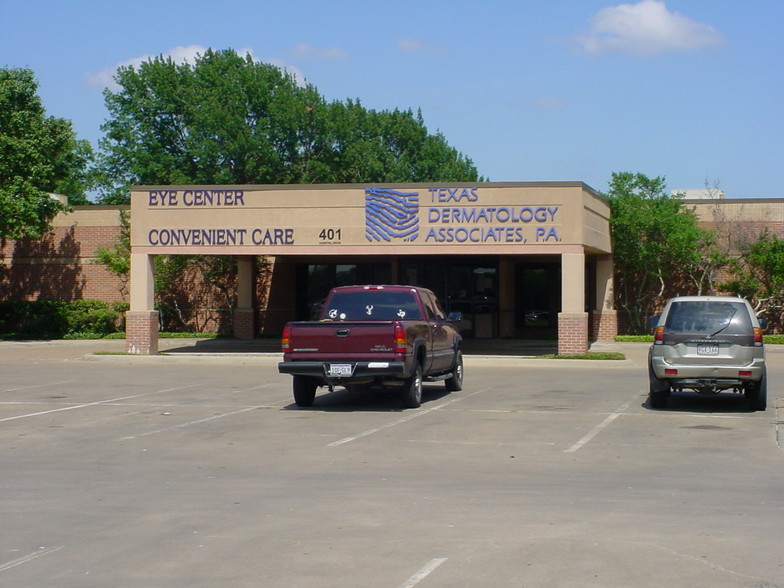 401 Hospital Dr, Corsicana, TX for lease - Building Photo - Image 2 of 2