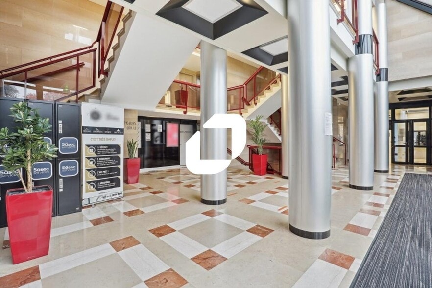 Bureau dans Sèvres à louer - Hall d’entrée - Image 2 de 21