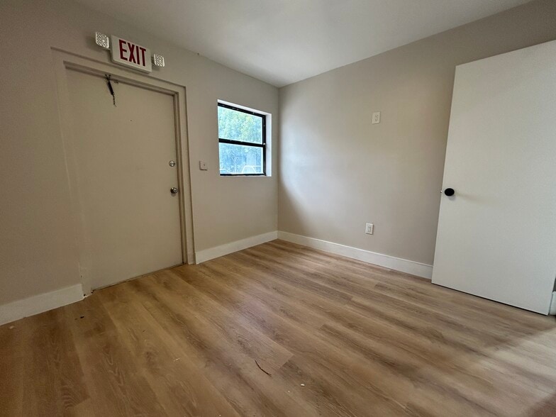 1241-1251 N Dixie Hwy, Pompano Beach, FL for lease - Interior Photo - Image 3 of 10