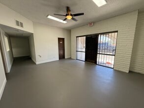 449-457 E 4th Pl, Mesa, AZ for lease Interior Photo- Image 1 of 26