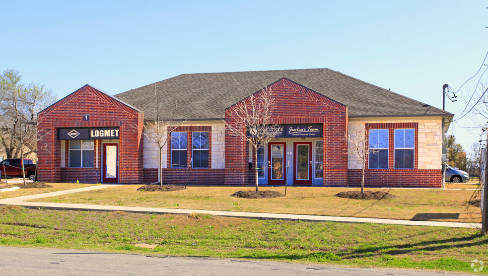 1311 Chisholm Trl, Round Rock, TX for sale - Building Photo - Image 1 of 15