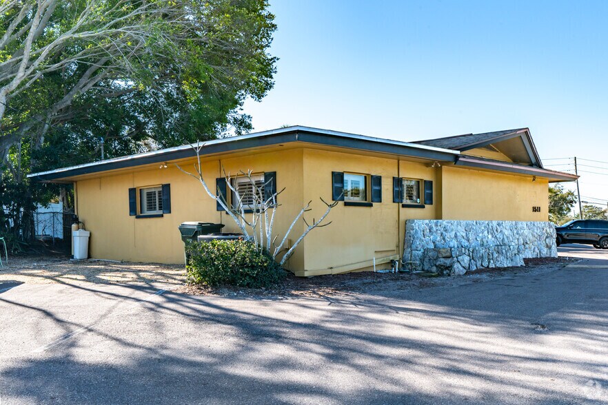 1511 Indian Rocks Rd S, Largo, FL à vendre - Photo principale - Image 1 de 26