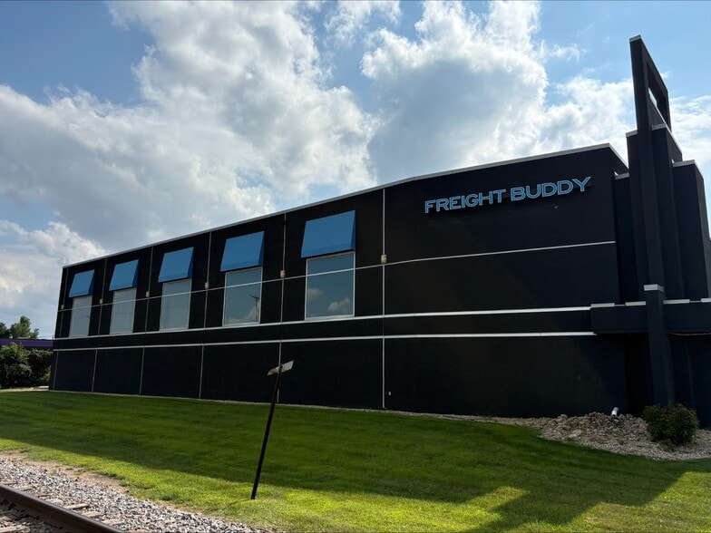 6900 W Broadway Ave, Minneapolis, MN for sale - Building Photo - Image 3 of 27