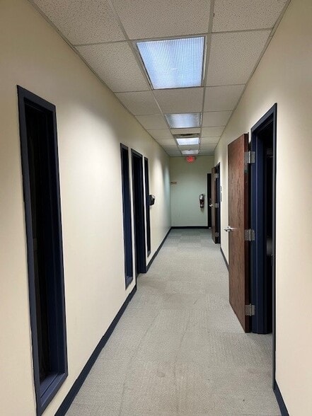 4495 Cranwood Pky, Warrensville Heights, OH for lease - Interior Photo - Image 3 of 15