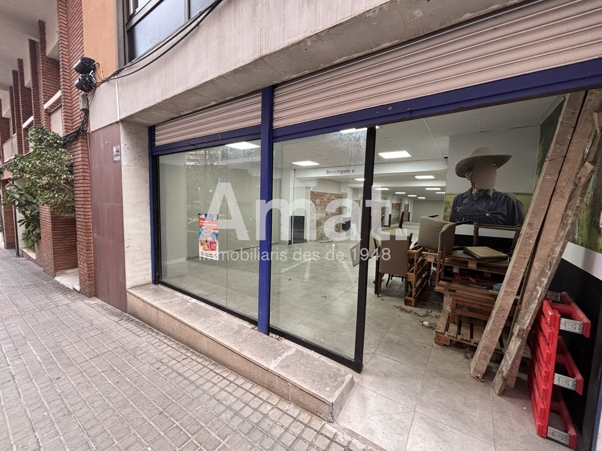 Office/Retail in Barcelona, Barcelona for lease Primary Photo- Image 1 of 2