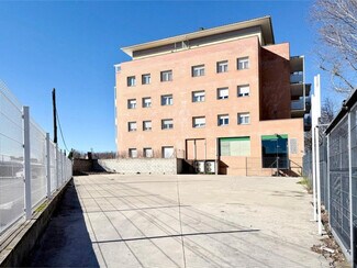 Plus de détails pour Multi-résidentiel à vendre