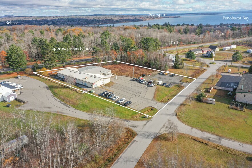 11 Airport Rd, Belfast, ME à vendre - Photo du bâtiment - Image 2 de 11